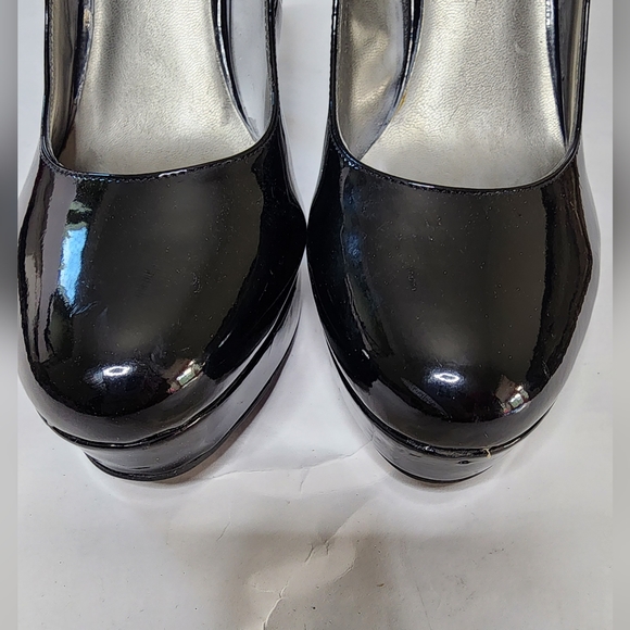Womens Guess Black Heel - Size 9 - Picture 2 of 6